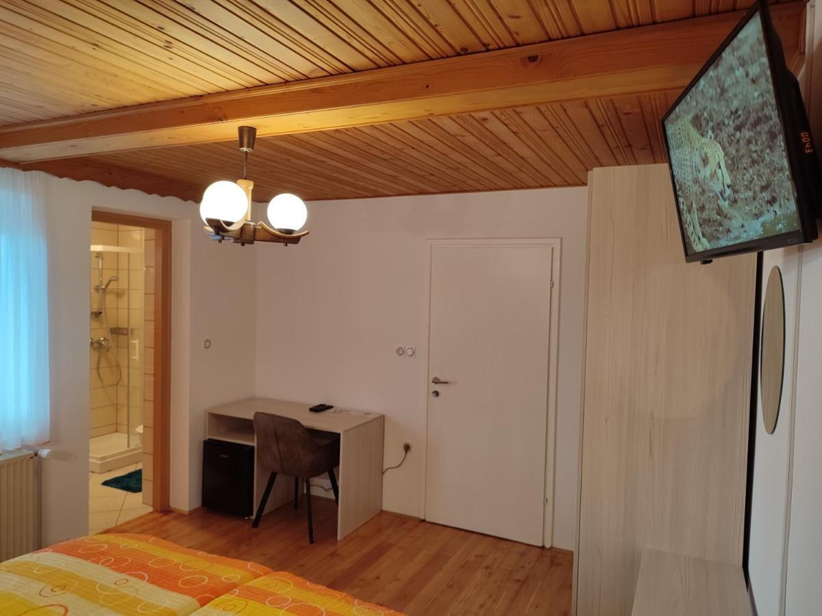 Gostilna Pension Blegos Poljane nad Škofjo Loko Exterior foto