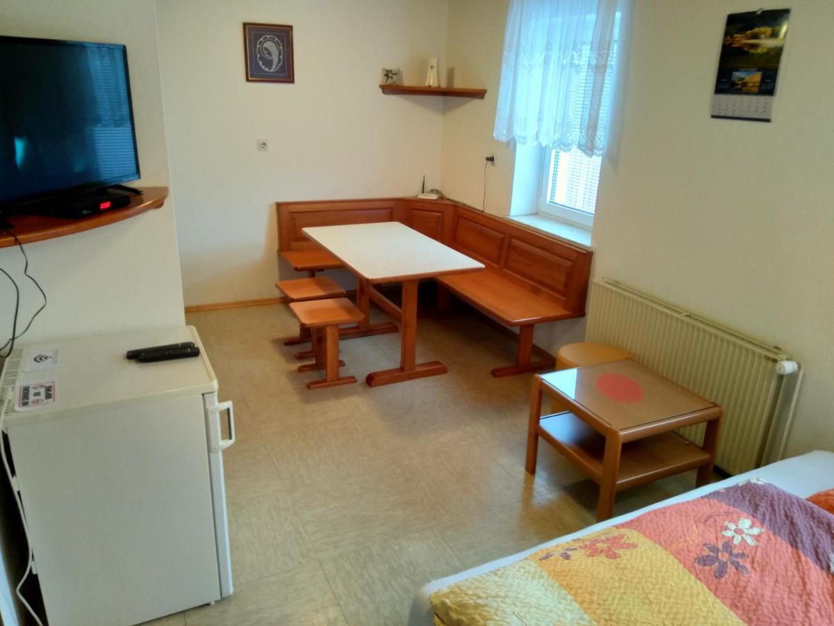 Gostilna Pension Blegos Poljane nad Škofjo Loko Exterior foto