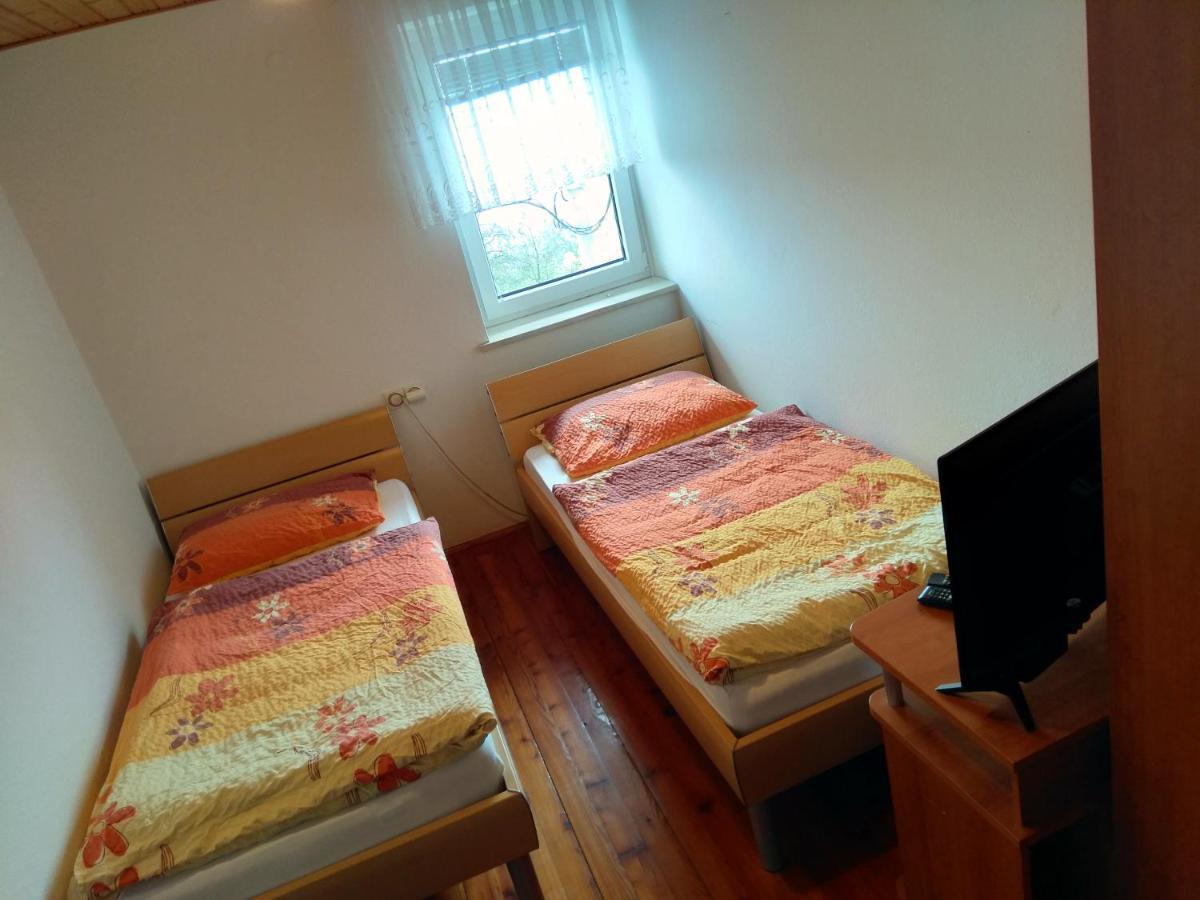 Gostilna Pension Blegos Poljane nad Škofjo Loko Exterior foto