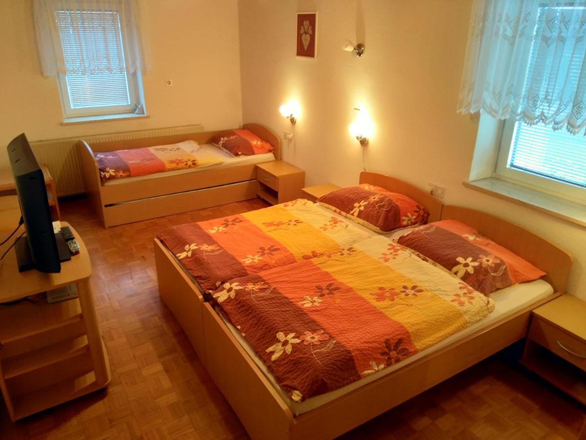 Gostilna Pension Blegos Poljane nad Škofjo Loko Exterior foto