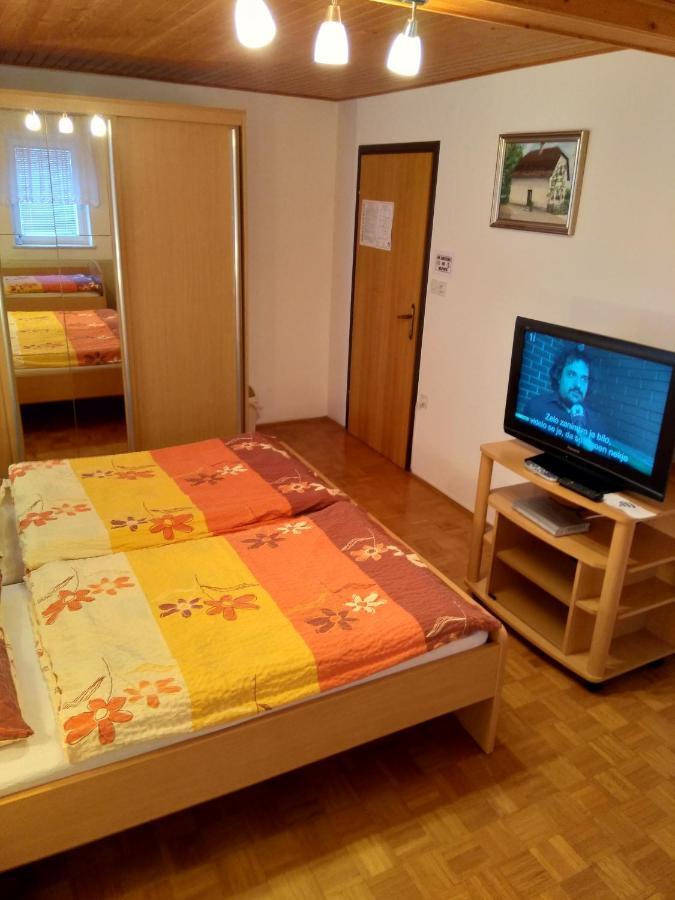 Gostilna Pension Blegos Poljane nad Škofjo Loko Exterior foto