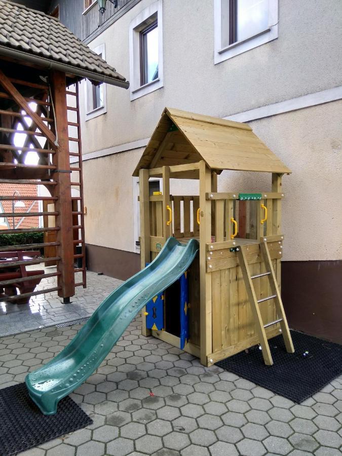 Gostilna Pension Blegos Poljane nad Škofjo Loko Exterior foto
